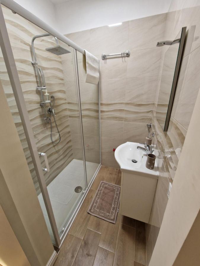 נאפולי Mc Apartments מראה חיצוני תמונה