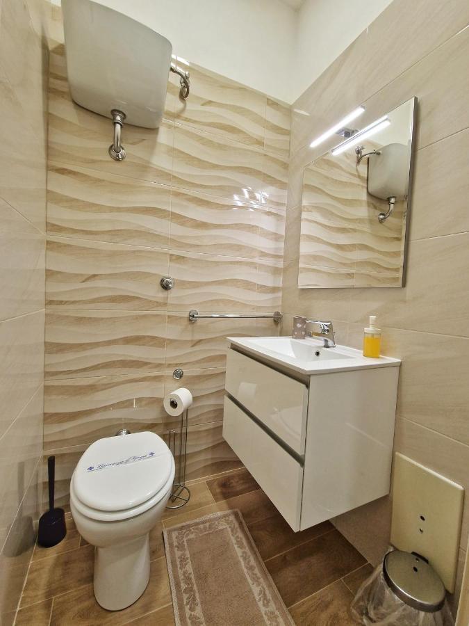 נאפולי Mc Apartments מראה חיצוני תמונה