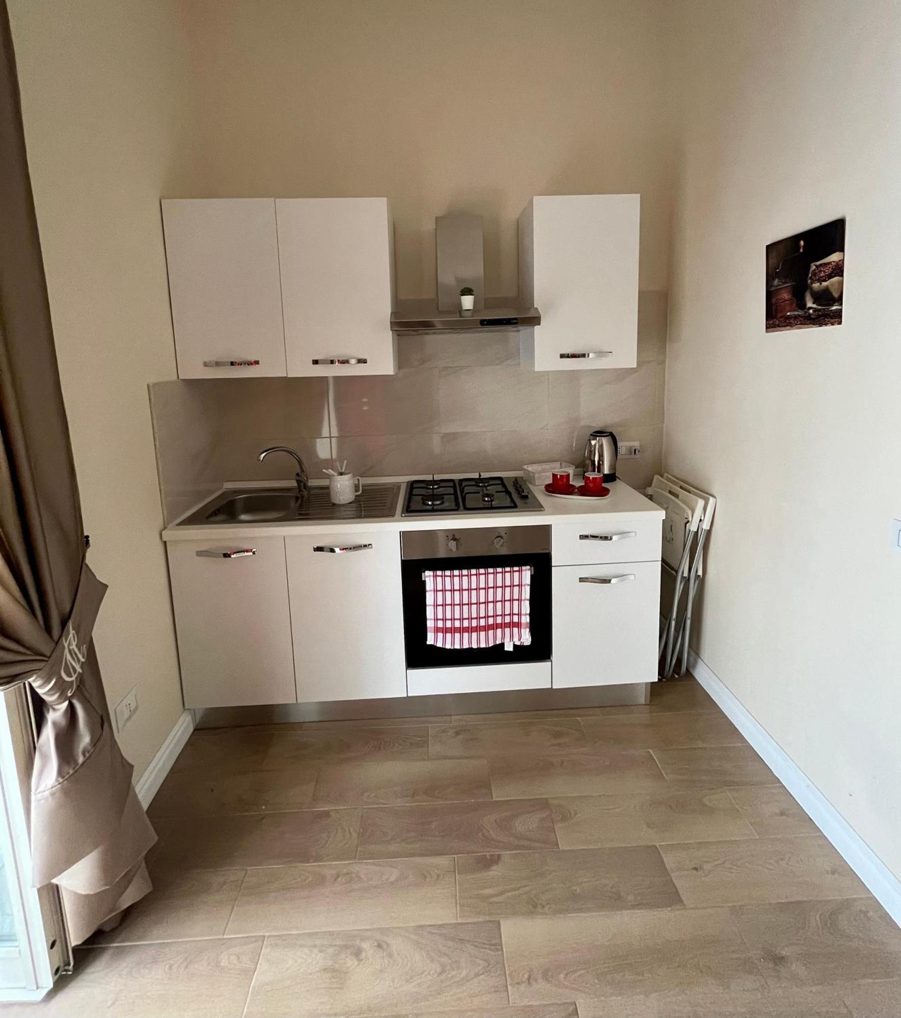 נאפולי Mc Apartments מראה חיצוני תמונה
